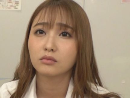 【ギャルJKの保健室セックス】 制服を脱ぎ捨てて、エロギャルに変身！ 敏感ボディが激ピストンで絶頂しまくり♡