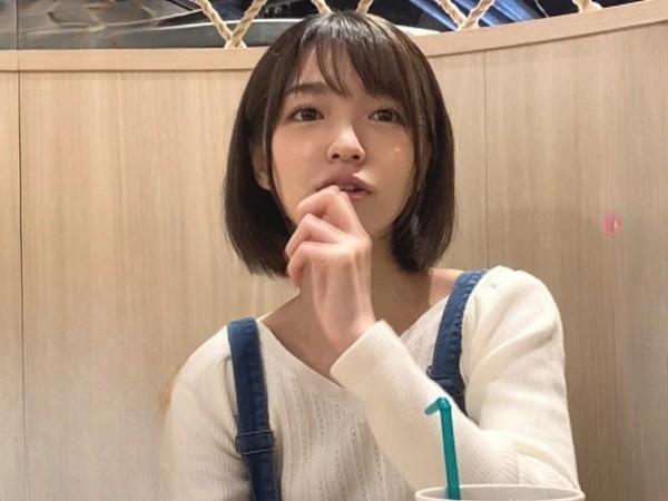 【19歳ウブ美少女】『えっ…気持ち良すぎる…』経験人数1人の純情娘が、初めてのエロテクで潮吹きまくり！足ガクガクでトロけちゃう初体験セックス♡