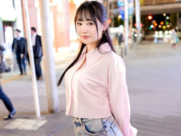 【街角で見つけた天使】『えっ…ダメですよ…』アイドル級JDがホテルで大胆変身！美乳揺らして感じまくり、手マンでビシャビシャ潮吹き！開発済みマンコがエロすぎて、連続絶頂で乱れまくる！♡