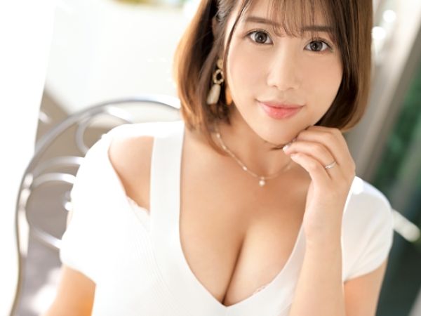 【美人エステ講師の淫らな本性】『精子、大好物なの…』色気たっぷりな人妻がデカチン相手にあられもない姿に！猛烈ファックでメス汁垂れ流し、イキまくる姿はエロすぎる！♡