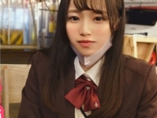 【制服美少女の淫乱騎乗位】清楚系JKが制服姿で大胆に！おマ○コでチ○ポを咥え込み、激しく腰を振りまくるド変態な美少女！エチエチすぎる制服プレイに悶絶必至！♡