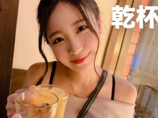 【浮気SEX】彼氏持ちのスレンダー美女がホテルで欲求不満を解消！スケスケ衣装で誘惑♥騎乗位で激しく腰振り、彼氏には見せられないエロい顔を晒す！