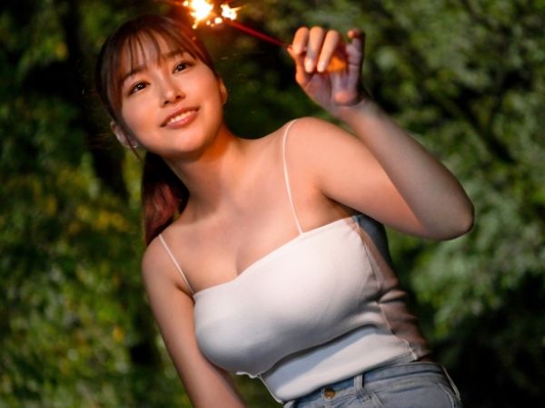 【田舎で爆乳彼女とラブラブ同棲】都会からやってきた風俗嬢と過ごす、エッチで甘い夏の日々！爆乳を揺らして感じまくる彼女との濃厚セックスが止まらない！♡