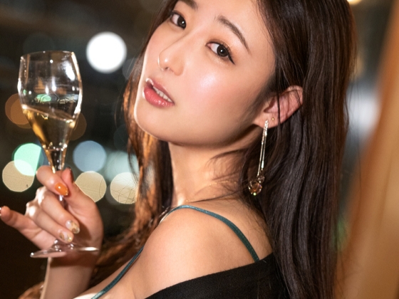 【秘密のデート】妖艶なお姉さんと大人の密会!エチエチな雰囲気で欲望のままに絡み合うカラダ♡淫乱な夜は止まらない!!