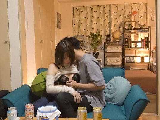 【素人ナンパ】色白スレンダー美女をゲット！ヤリ部屋で従順にチ○ポ奉仕♡盗撮された生々しいセックスで、敏感ボディが乱れまくる！