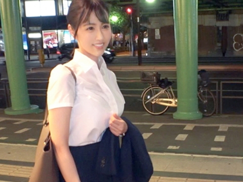 【パンスト美脚OL】仕事終わりの美人お姉さんとホテルで濃厚プレイ！パンストに包まれた美脚とプリ尻がエロすぎて、おマンコをガンガン突いて感じさせちゃう！♡