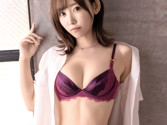 【美尻美女の公衆トイレ乱交】プリッと上がった美尻がたまらない！狭いトイレで密着セックス、美女が狂ったように感じまくる濃厚プレイ♡