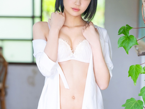 【色白スレンダー美少女のご奉仕SEX！】『チンポ気持ちよくしてあげる♥』濃厚フェラ＆騎乗位で激しく腰振り！スレンダーBODYがエロすぎる♡